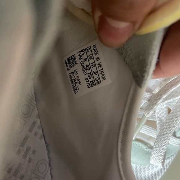 Adidas shoes - Picture 7 of 7